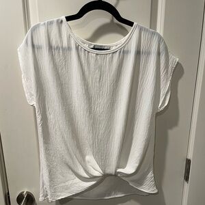 Gilli White Short Sleeve Women's Top | Size Medium |